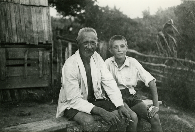 С отцом в Судаке. 1937